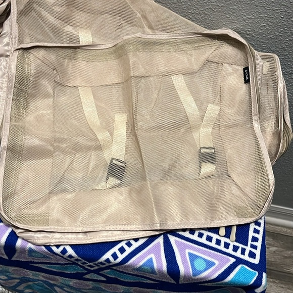 NWOT Bagail 8 piece ready to travel packaging cubes tan color storage is compact - Picture 9 of 10